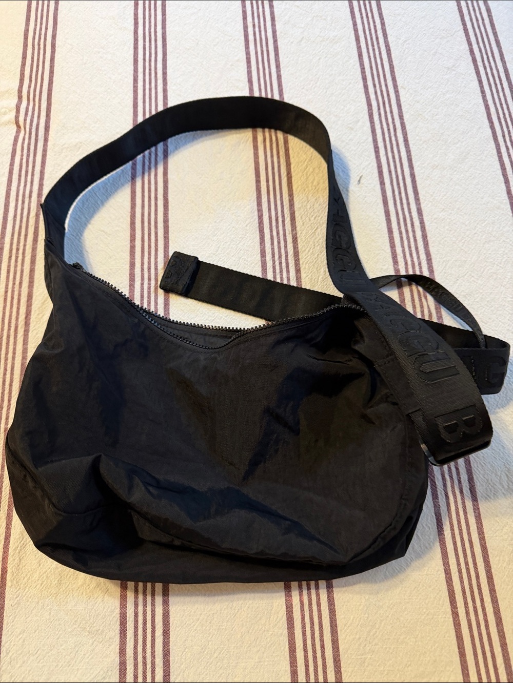 BAGGU Black Crossbody Bag with Branded Strap